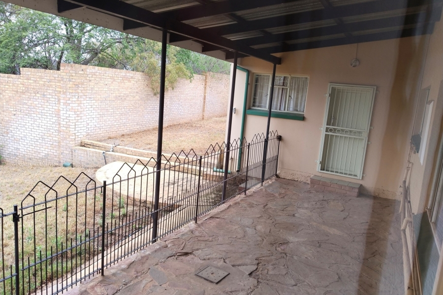 6 Bedroom Property for Sale in Hartbeespoort Rural North West